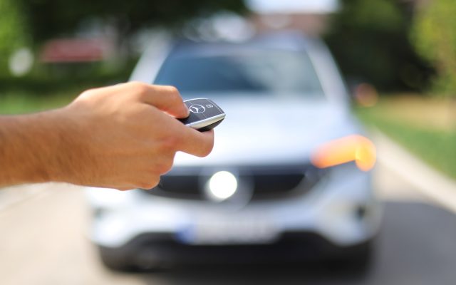 How to Re-Shop Your Car Insurance at Renewal Without Losing Coverage